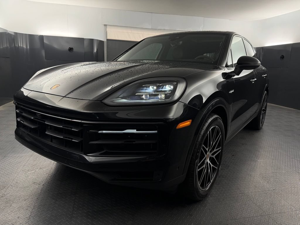 Used 2025 Porsche Cayenne S AWD/4WD image 36