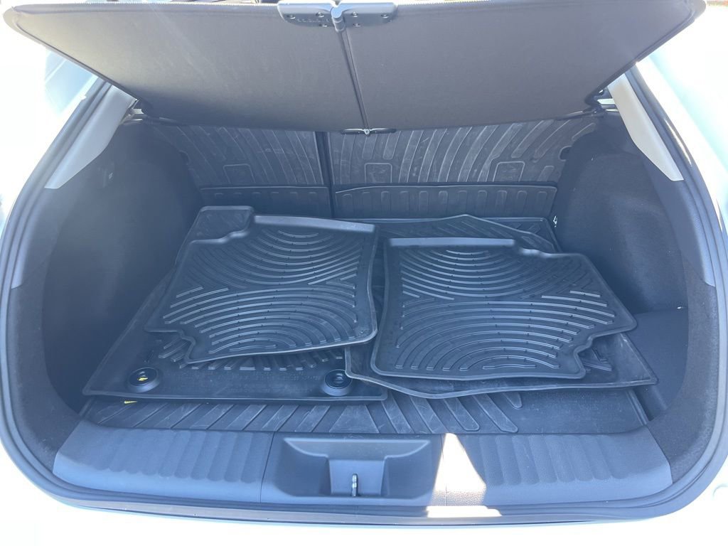 Used 2024 Toyota Prius Prime SE image 19