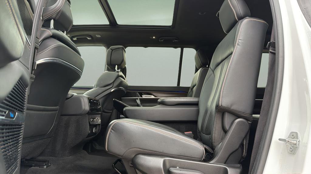 Used 2022 Jeep Grand Wagoneer Series II w/ Convenience Group III image 25