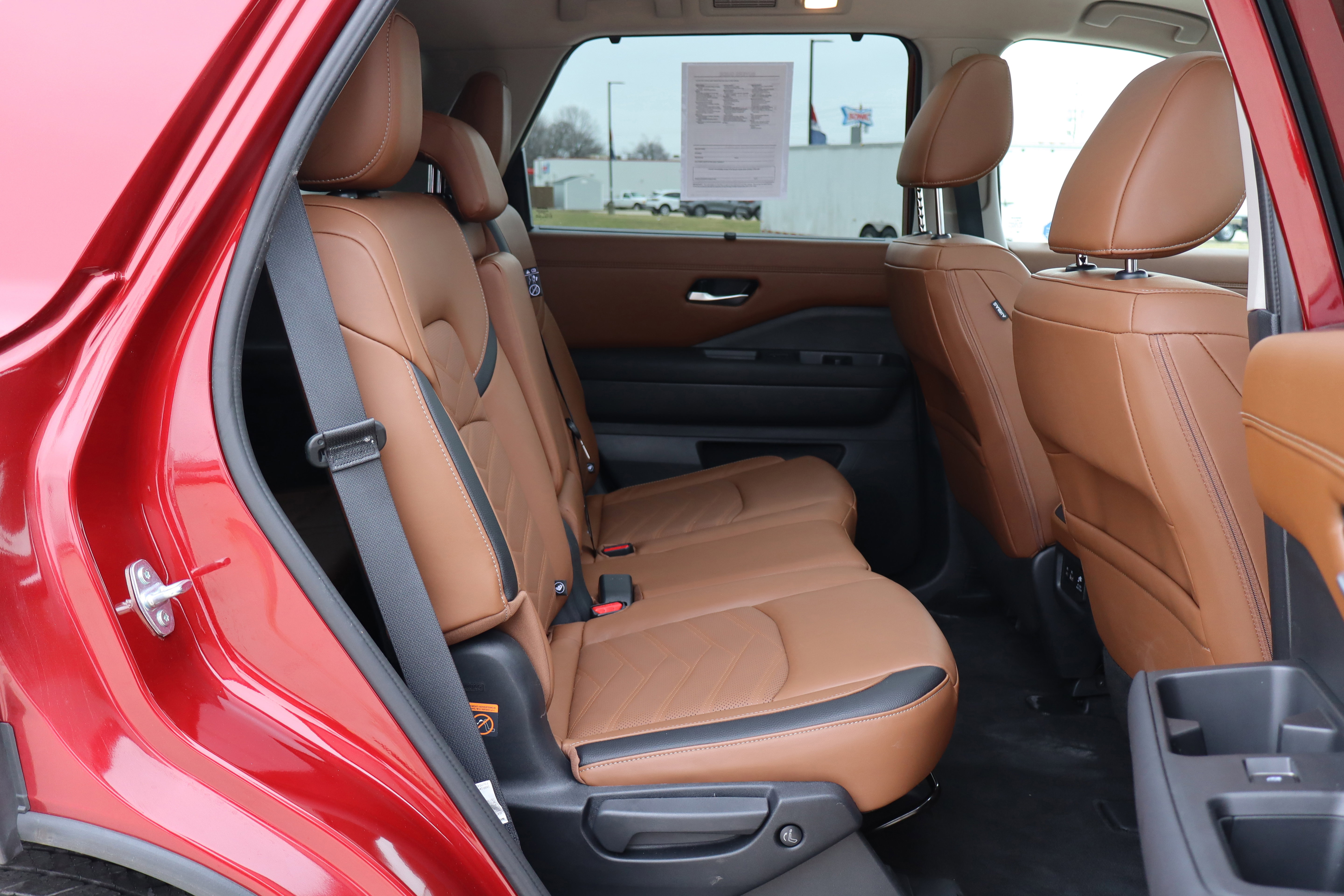 Used 2024 Nissan Pathfinder Platinum w/ Cargo Package image 14