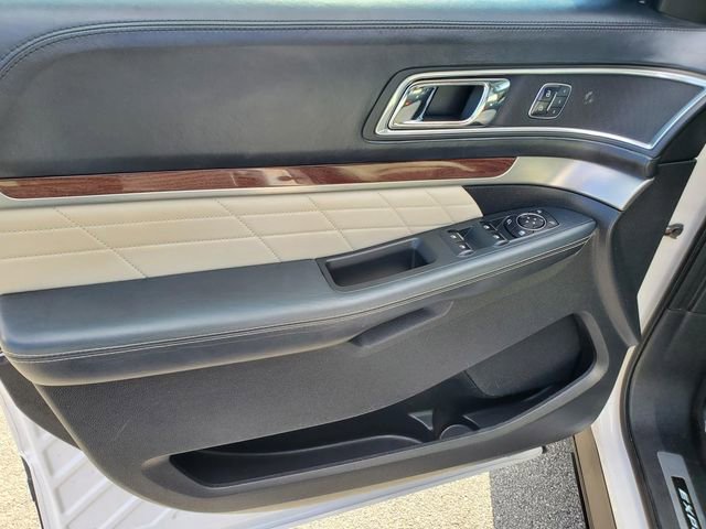 Used 2017 Ford Explorer Platinum image 20