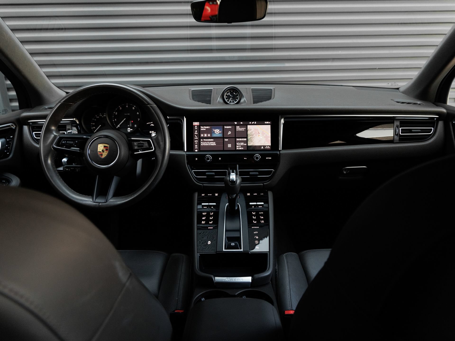 Certified 2022 Porsche Macan AWD/4WD image 15