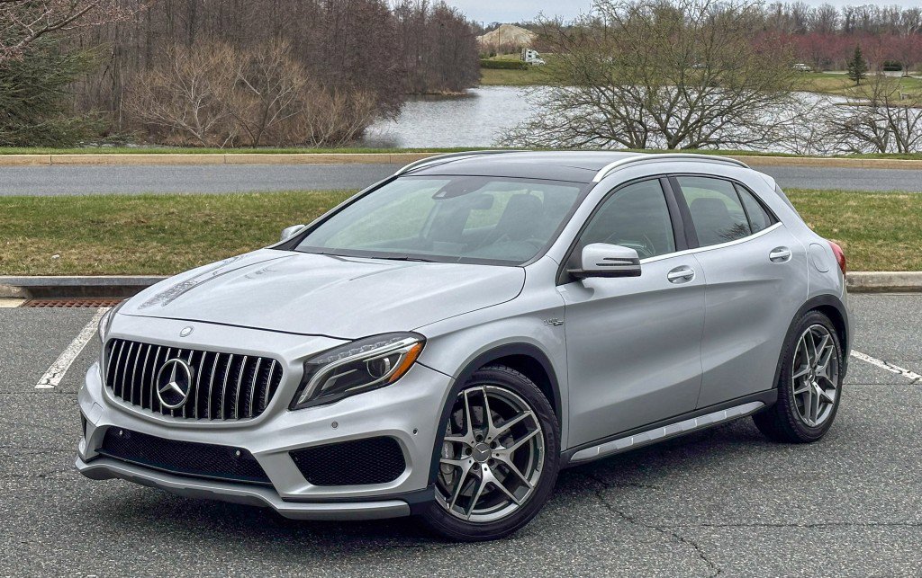 Used 2015 Mercedes-Benz GLA 45 AMG 4MATIC w/ Driver Assistance Package image 3