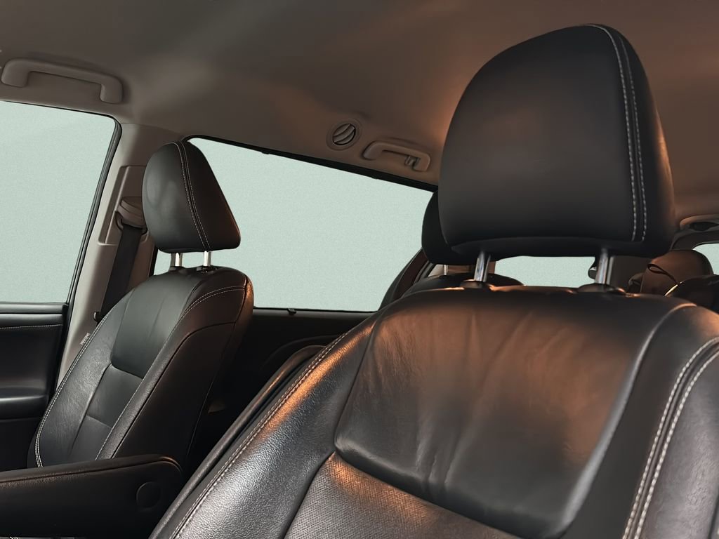 Used 2015 Toyota Sienna SE FWD image 9