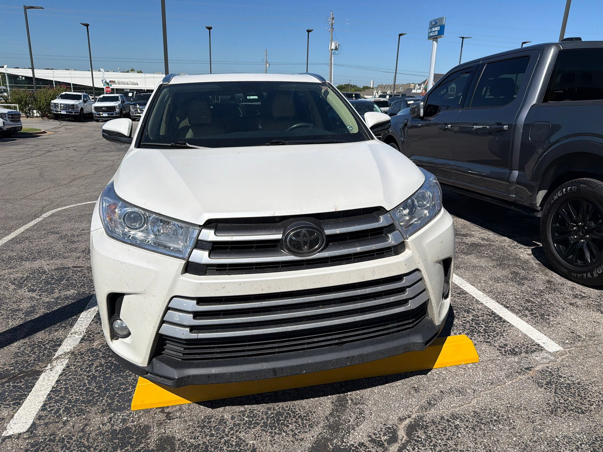 Used 2017 Toyota Highlander XLE FWD image 4