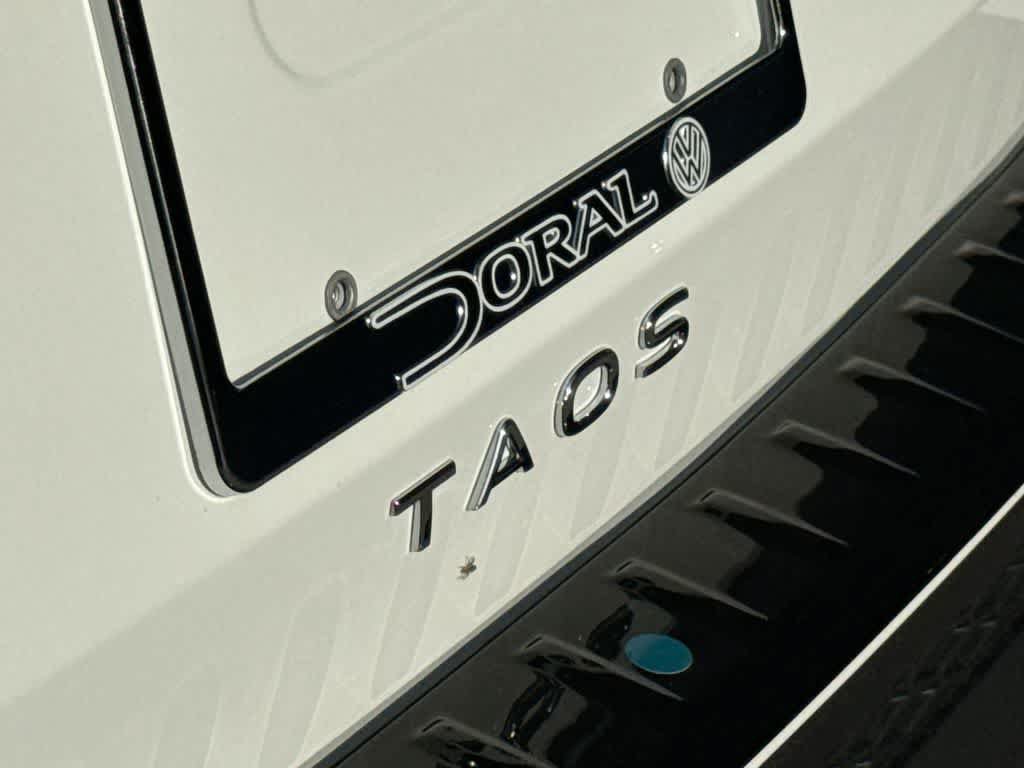 New 2026 Volkswagen Taos SE FWD image 10