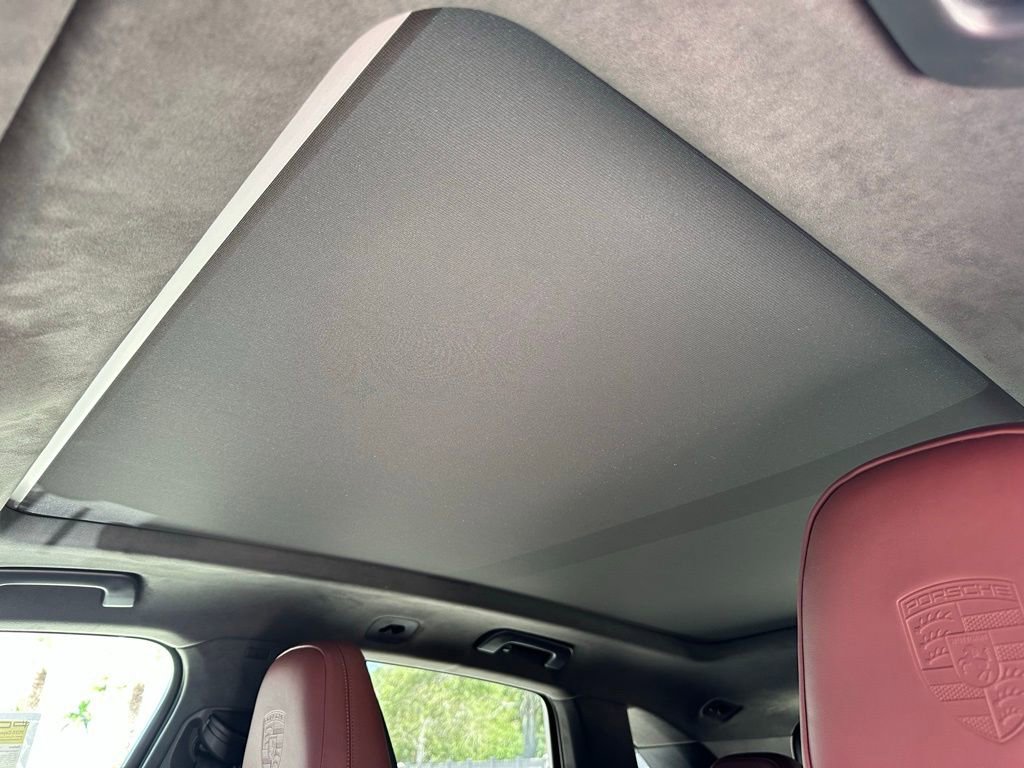 Used 2025 Porsche Cayenne Turbo image 32