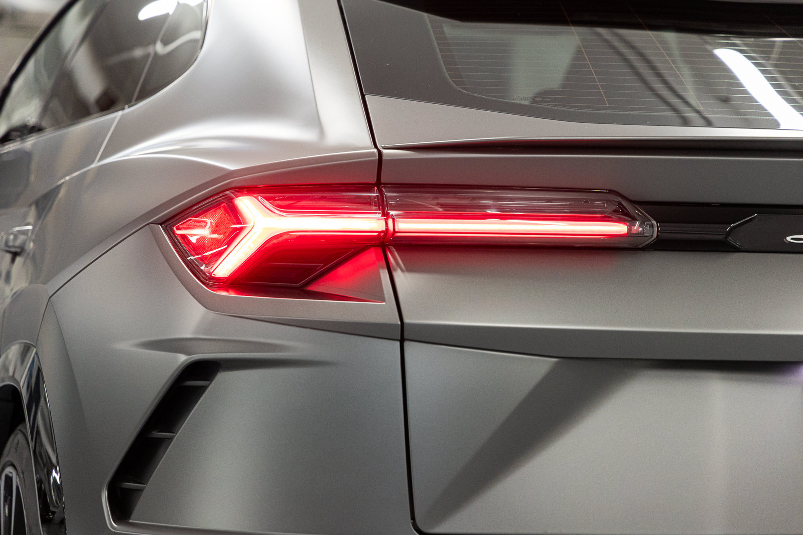 Used 2022 Lamborghini Urus AWD/4WD image 25