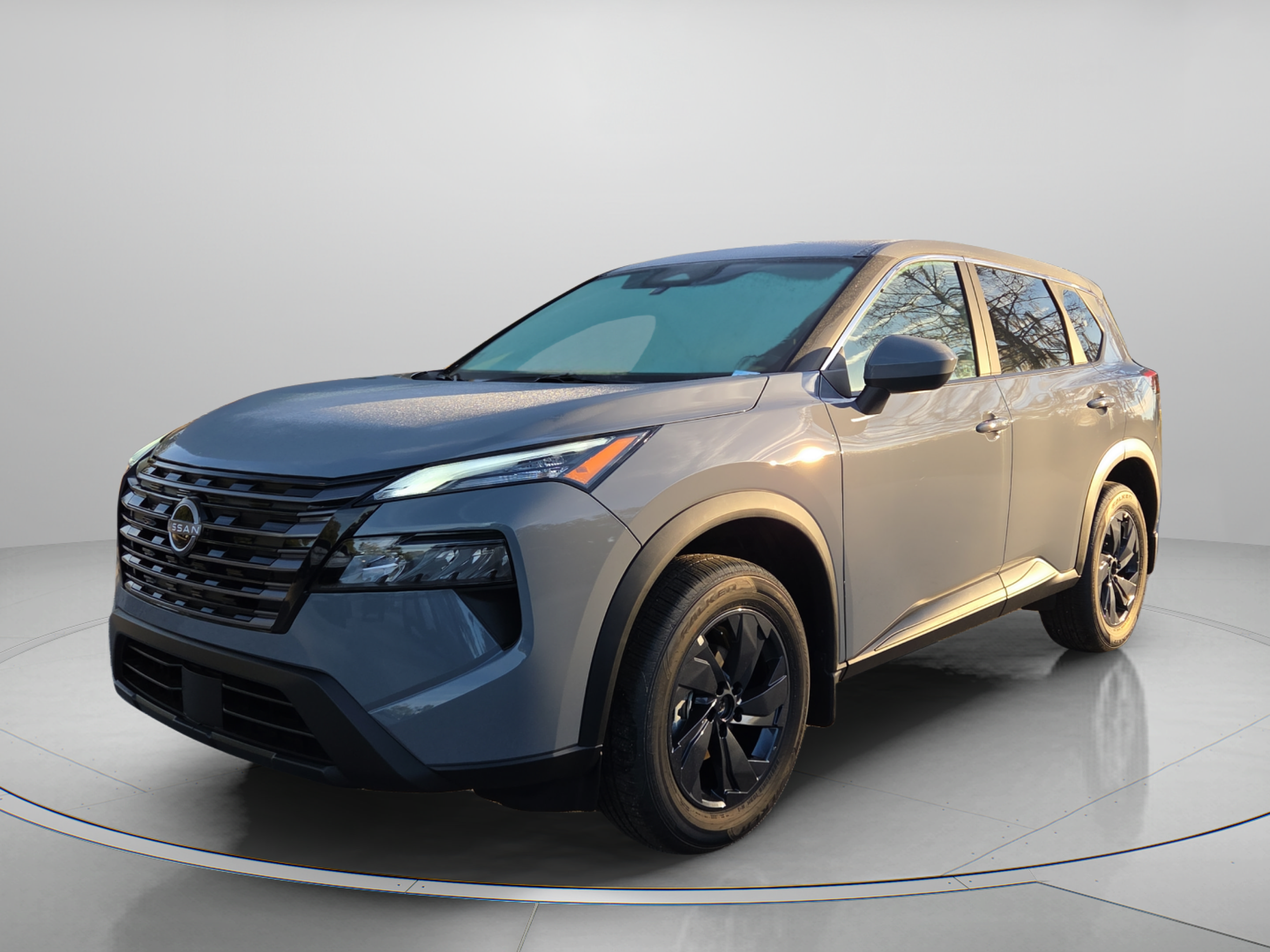 Used 2026 Nissan Rogue SV w/ Cold Weather Package FWD image 2