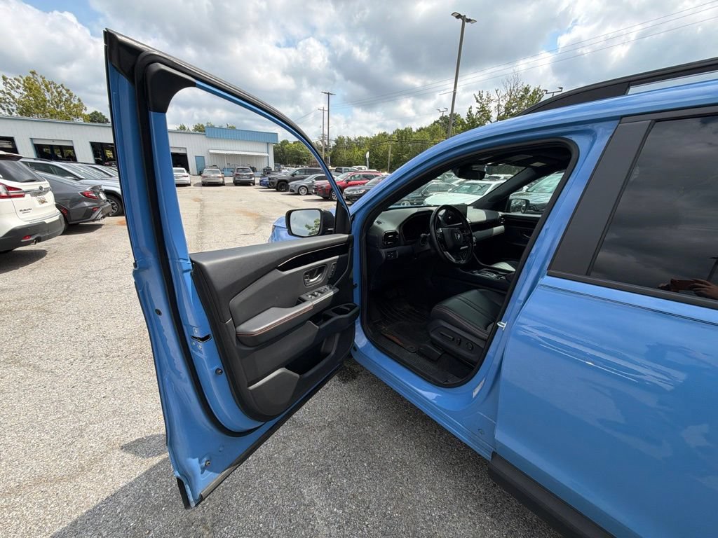 Used 2024 Honda Pilot TrailSport image 13