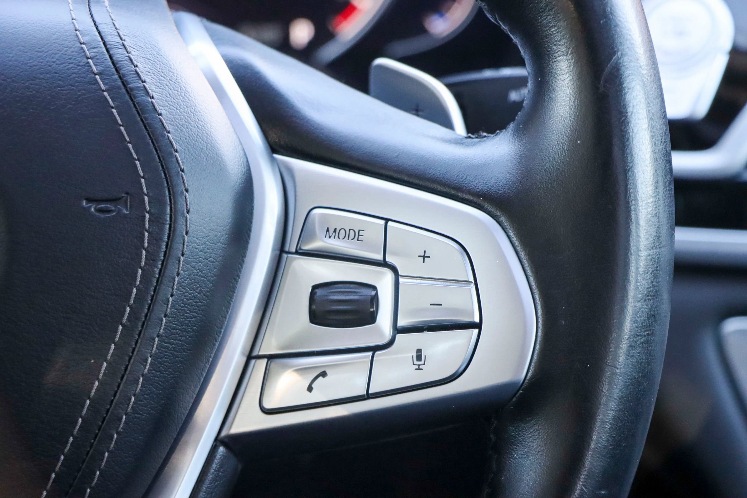 Used 2019 BMW 740i w/ Executive Package image 30