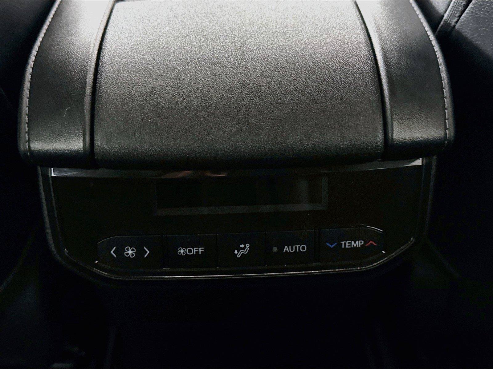 Used 2022 Toyota Highlander XLE FWD image 37