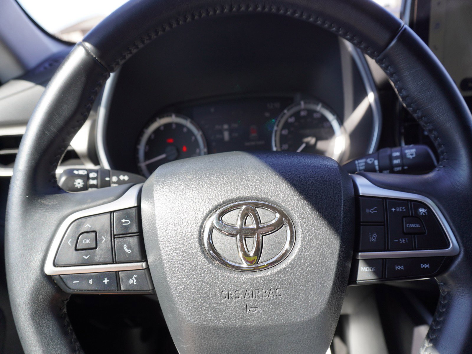 Used 2023 Toyota Highlander XLE image 25