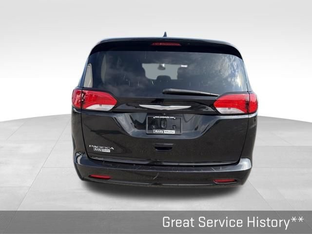 Used 2017 Chrysler Pacifica Touring FWD image 10
