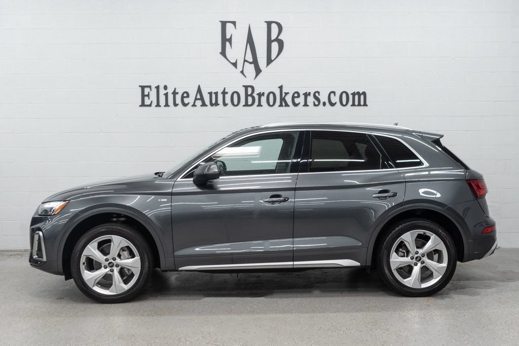 Used 2023 Audi Q5 2.0T Premium Plus w/ Premium Plus Package AWD/4WD image 2