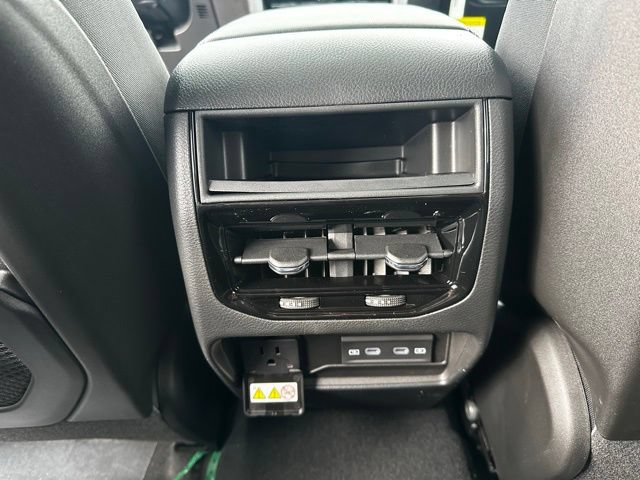 New 2026 Jeep Grand Cherokee Altitude AWD/4WD image 35