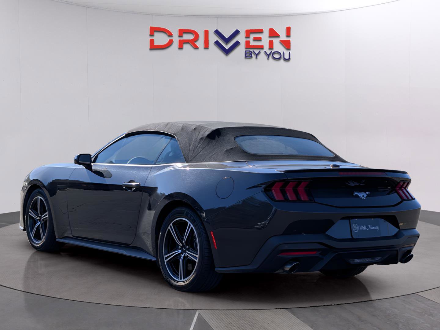 Used 2024 Ford Mustang Premium image 3
