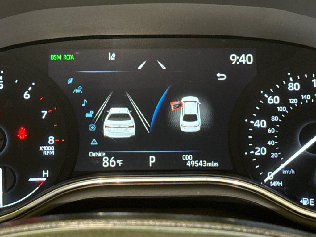 Used 2020 Toyota Avalon XLE FWD image 35