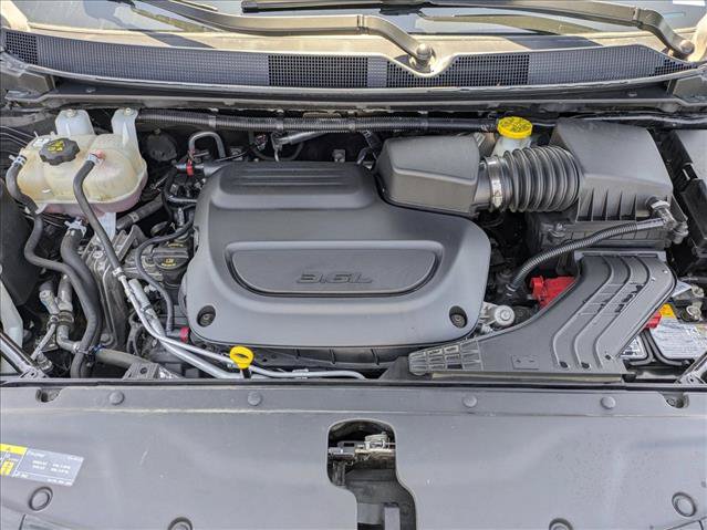 Used 2024 Chrysler Pacifica Touring-L FWD image 22