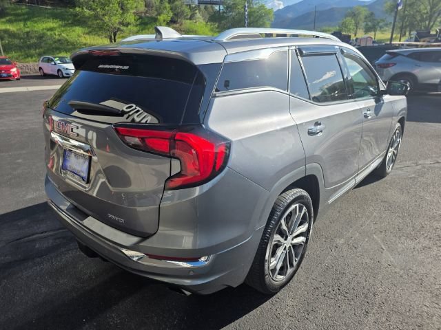 Used 2020 GMC Terrain Denali w/ Denali Premium Package AWD/4WD image 9