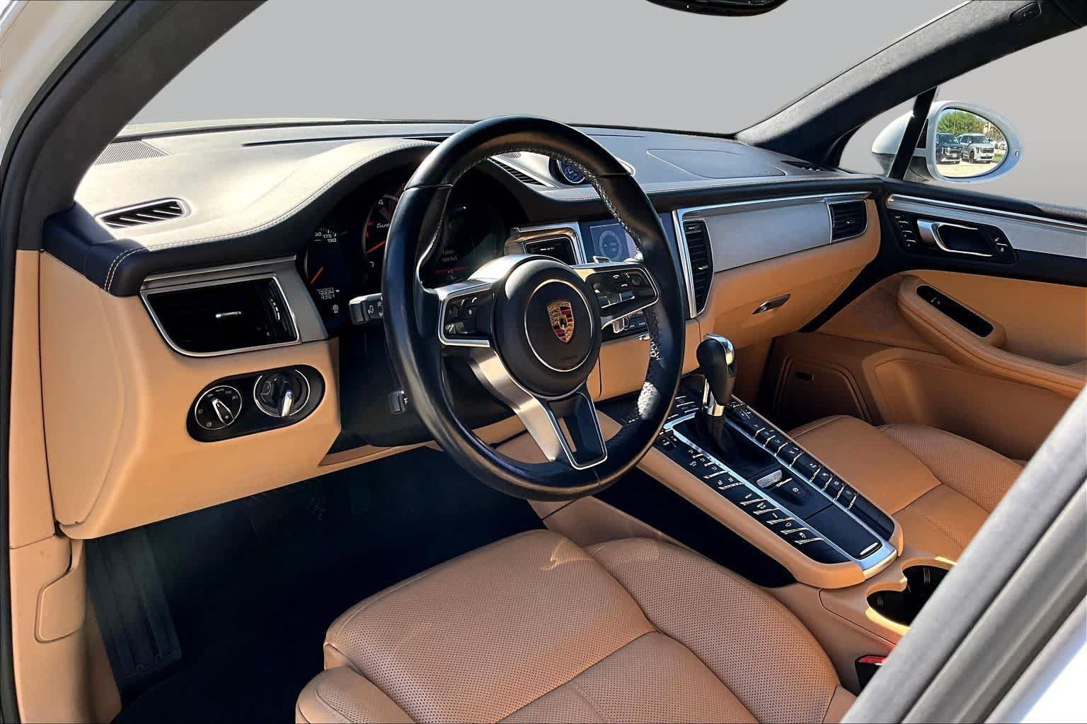 Used 2017 Porsche Macan Turbo AWD/4WD image 15