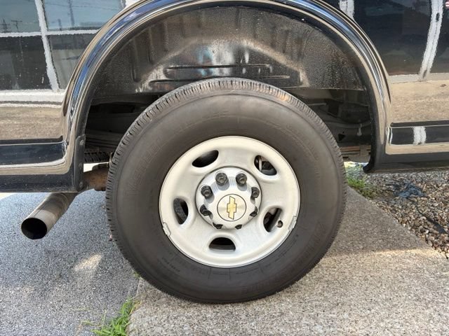 Used 2025 Chevrolet Express 3500 LS RWD image 24