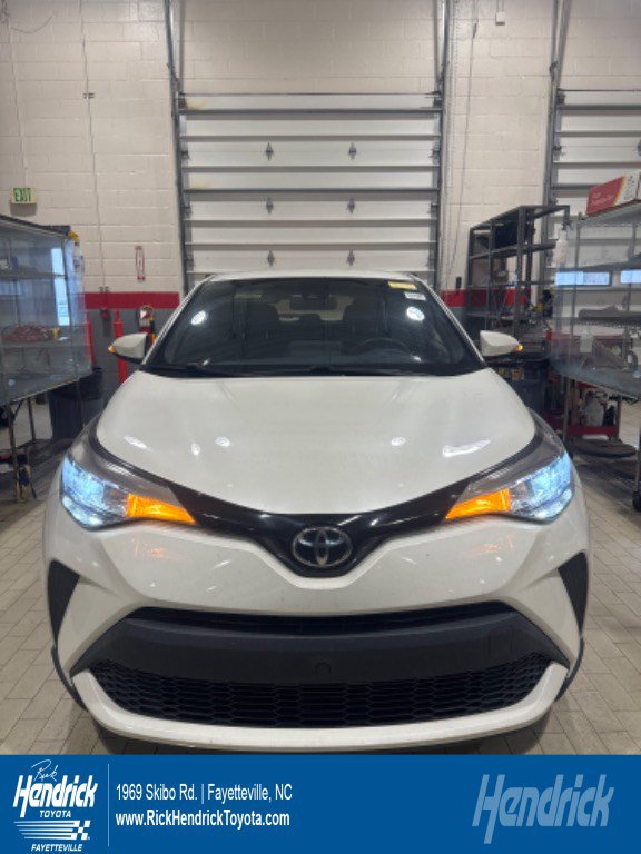 Used 2020 Toyota C-HR XLE image 1