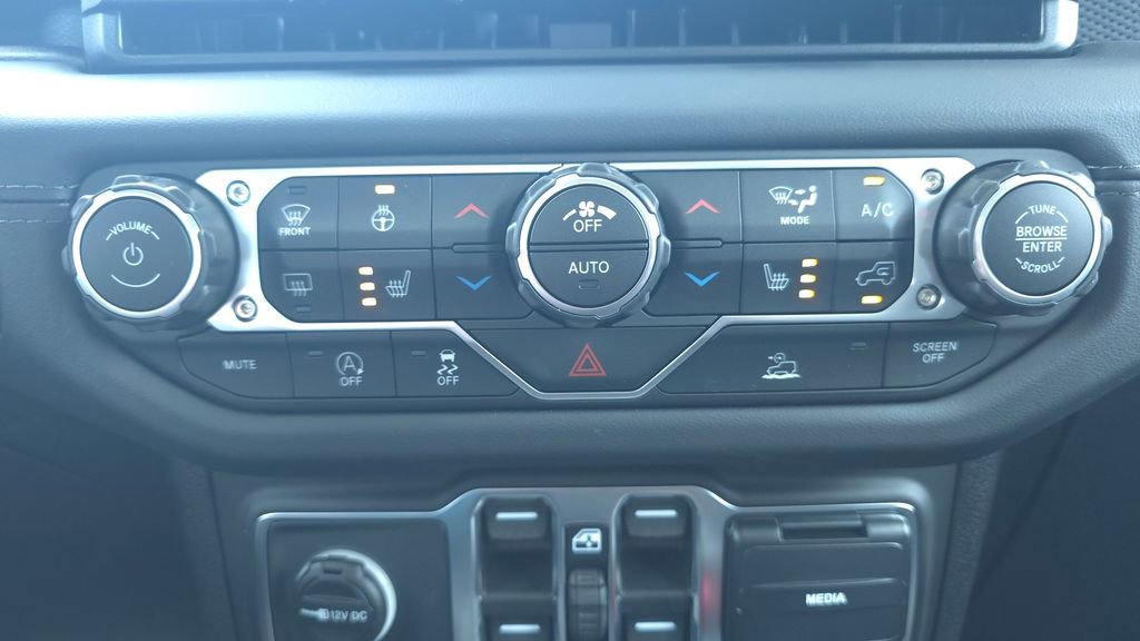 New 2026 Jeep Gladiator Mojave AWD/4WD image 34