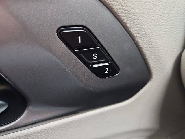 Used 2023 Chrysler Pacifica Touring-L FWD image 51