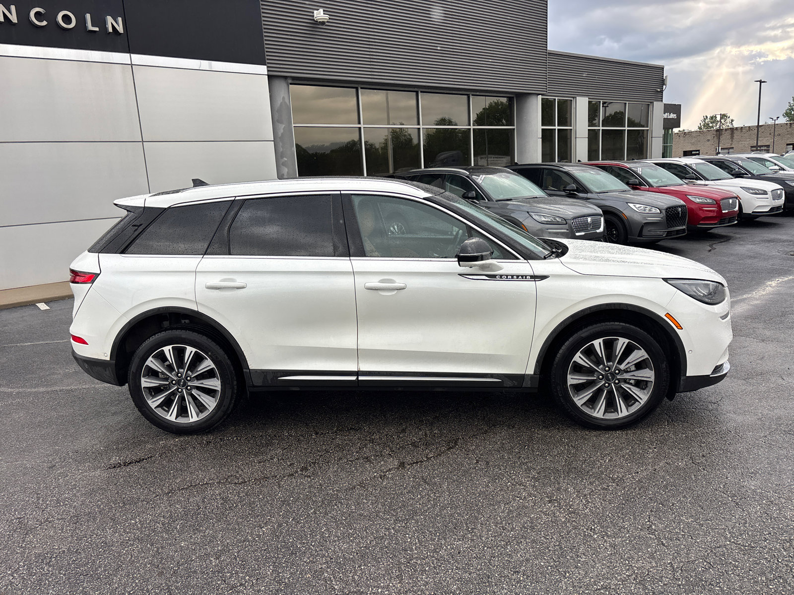 Used 2022 Lincoln Corsair Reserve w/ Equipment Group 201A AWD/4WD image 8