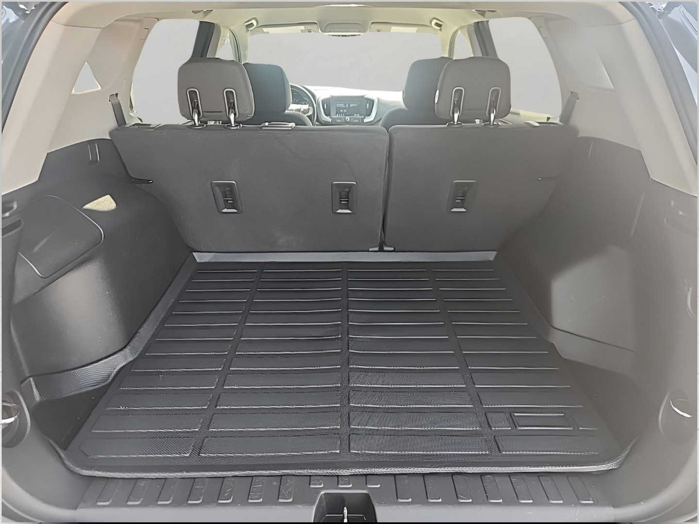 Used 2018 GMC Terrain SLE w/ Driver Convenience Package image 9