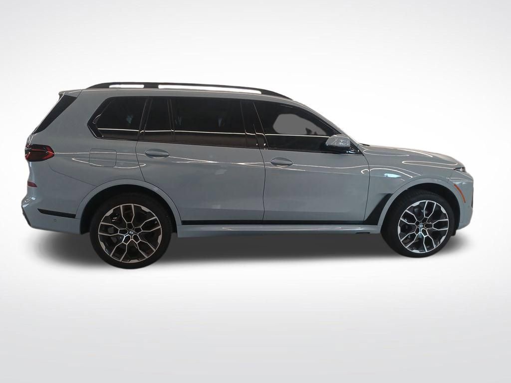 Certified 2025 BMW X7 xDrive40i w/ M Sport Package image 13
