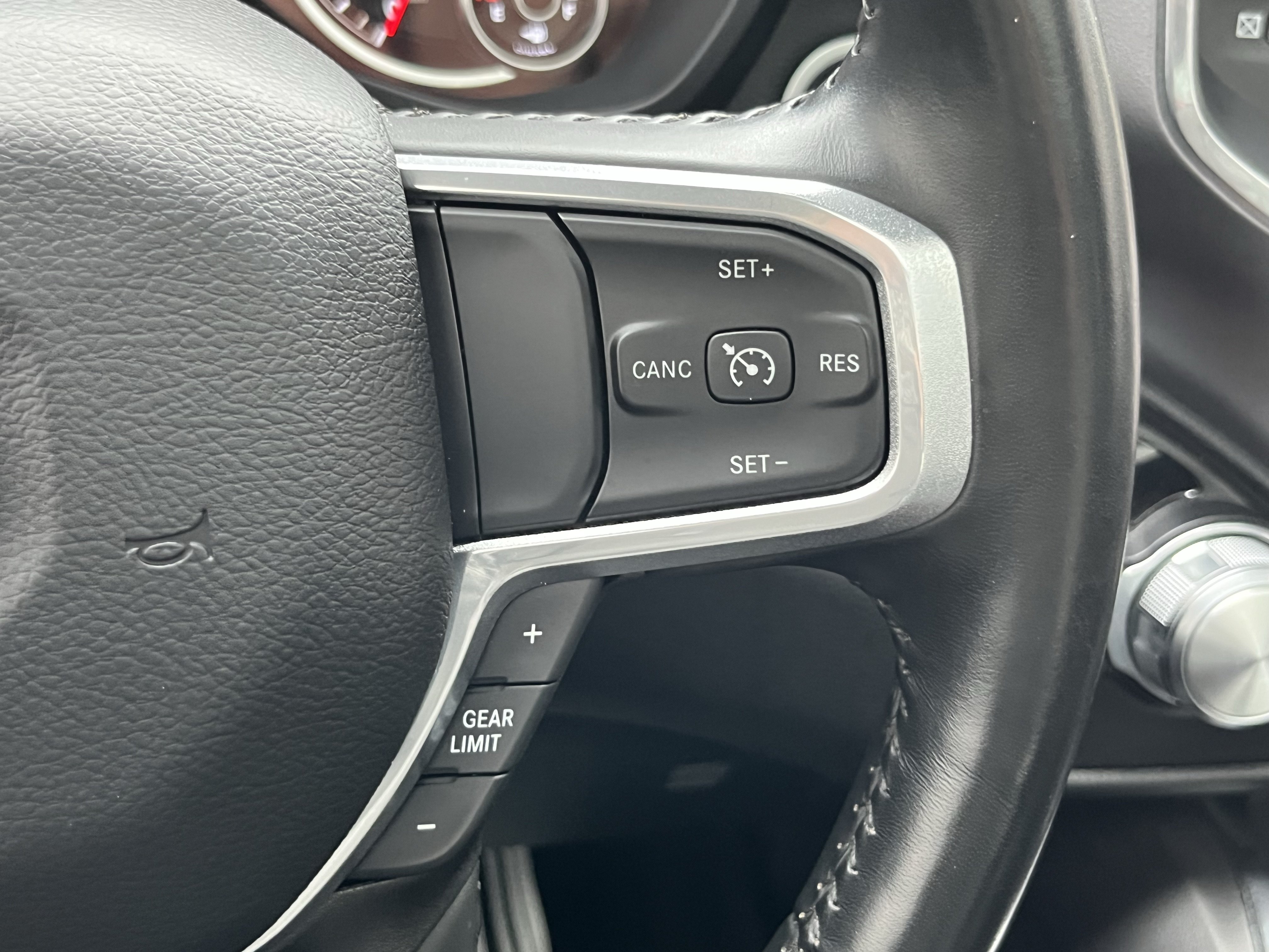 Used 2022 RAM 1500 Laramie AWD/4WD image 27