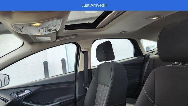 Used 2017 Ford Focus SEL w/ Cold Weather Package FWD image 12