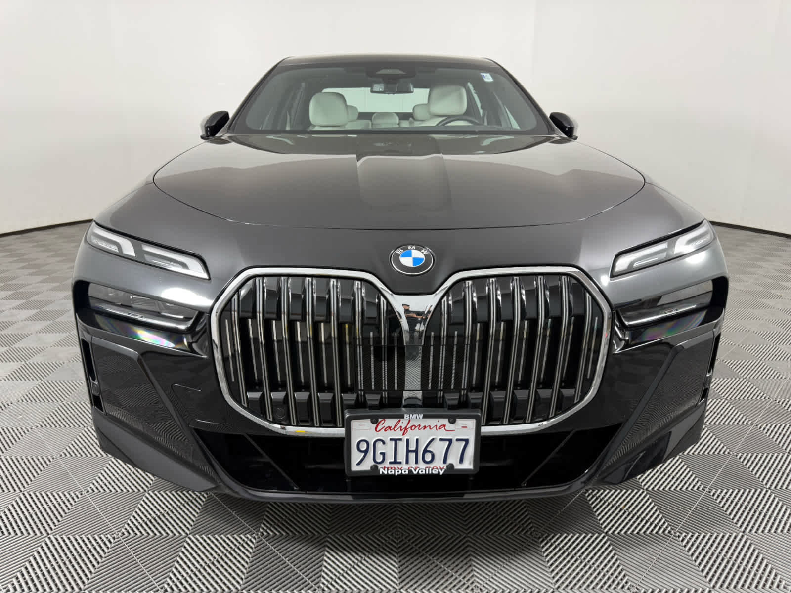 Certified 2023 BMW 740i RWD image 8