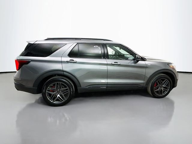 Used 2025 Ford Explorer ST-Line w/ ST-Line Street Pack image 8