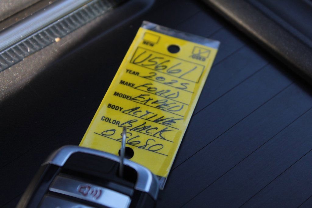 Used 2025 Ford Expedition Max Active image 35