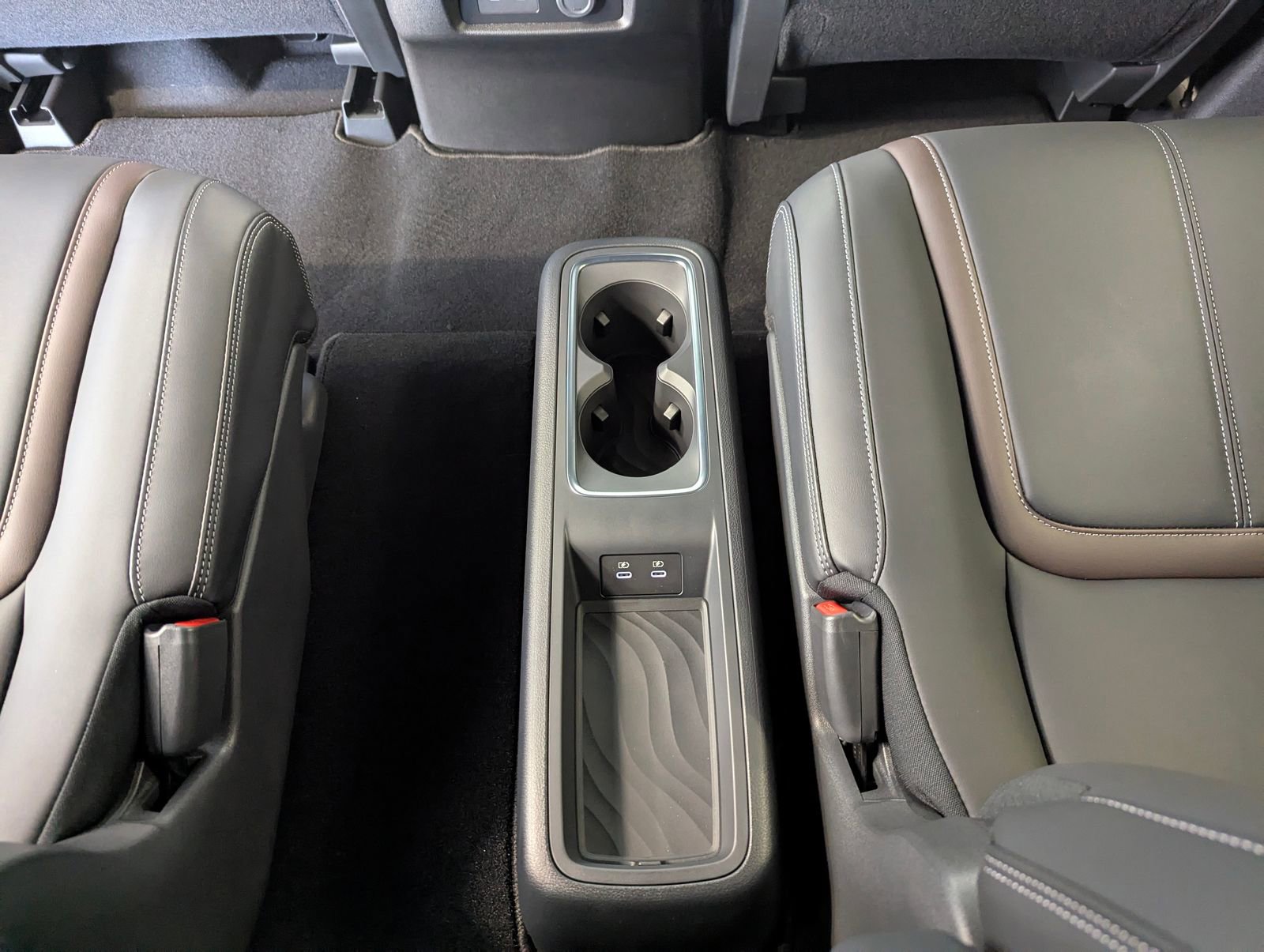 New 2025 Nissan Armada SL w/ Captain's Chari Seat Package image 29