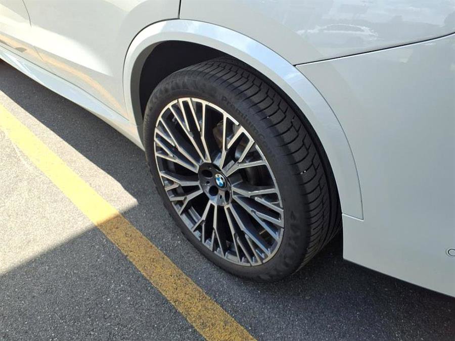 Used 2025 BMW X5 xDrive40i image 9
