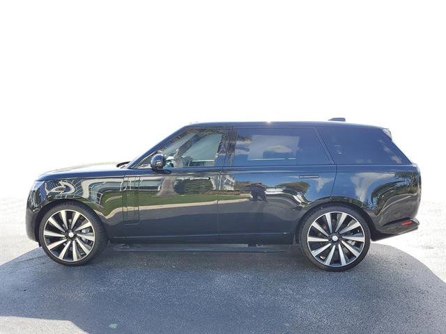 Used 2023 Land Rover Range Rover Long Wheelbase SE AWD/4WD image 2