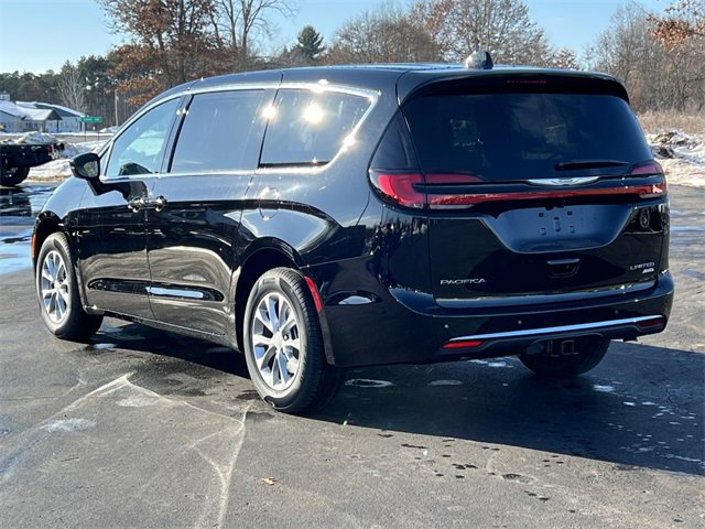 New 2026 Chrysler Pacifica Limited w/ Trailer Tow Group image 11