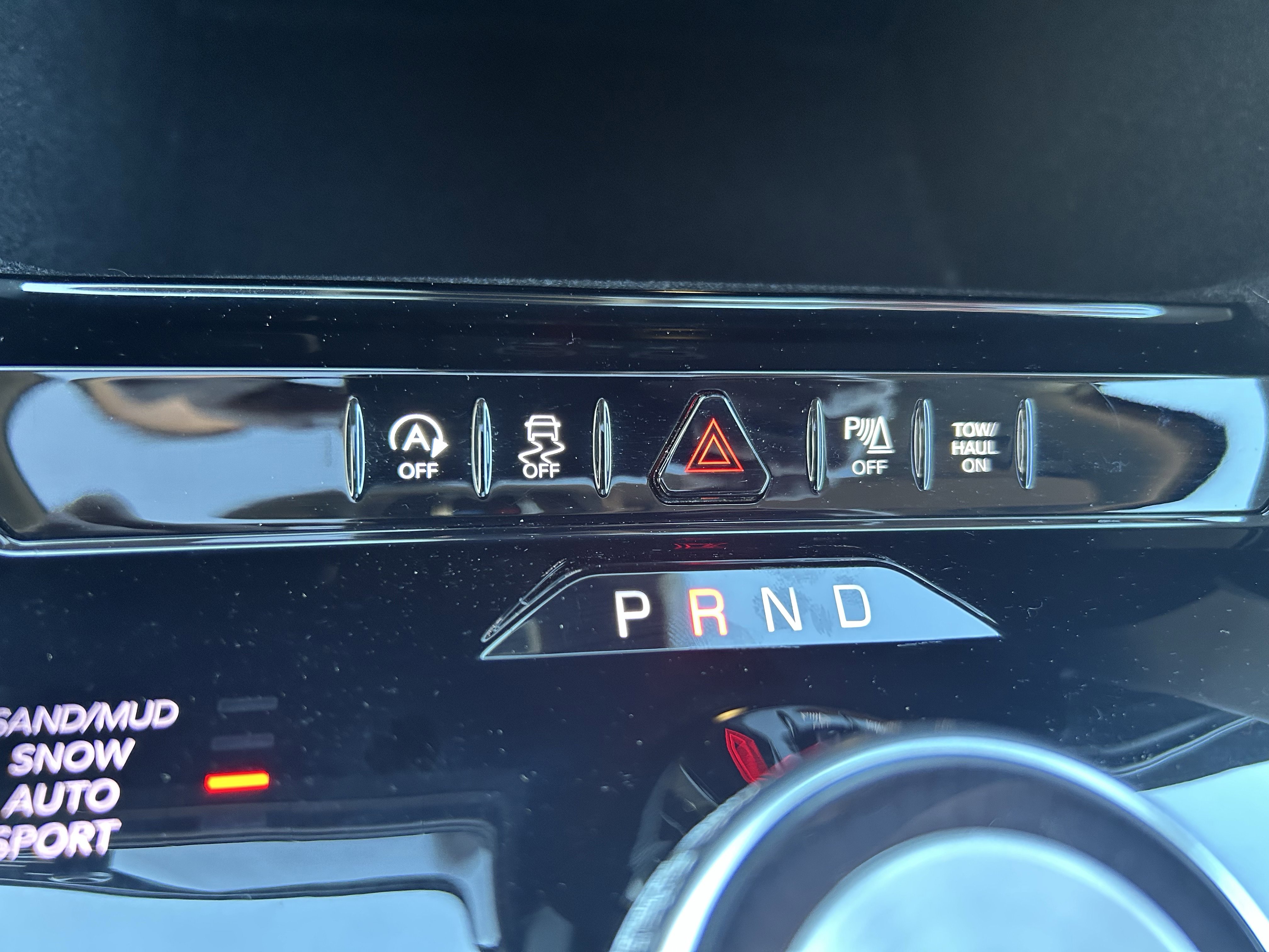 Used 2024 Jeep Wagoneer 4WD w/ Premium Group I image 33