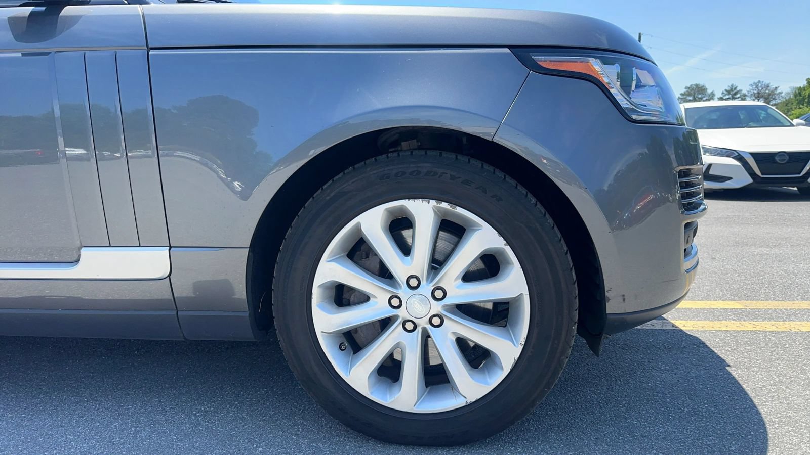 Used 2016 Land Rover Range Rover HSE AWD/4WD image 32