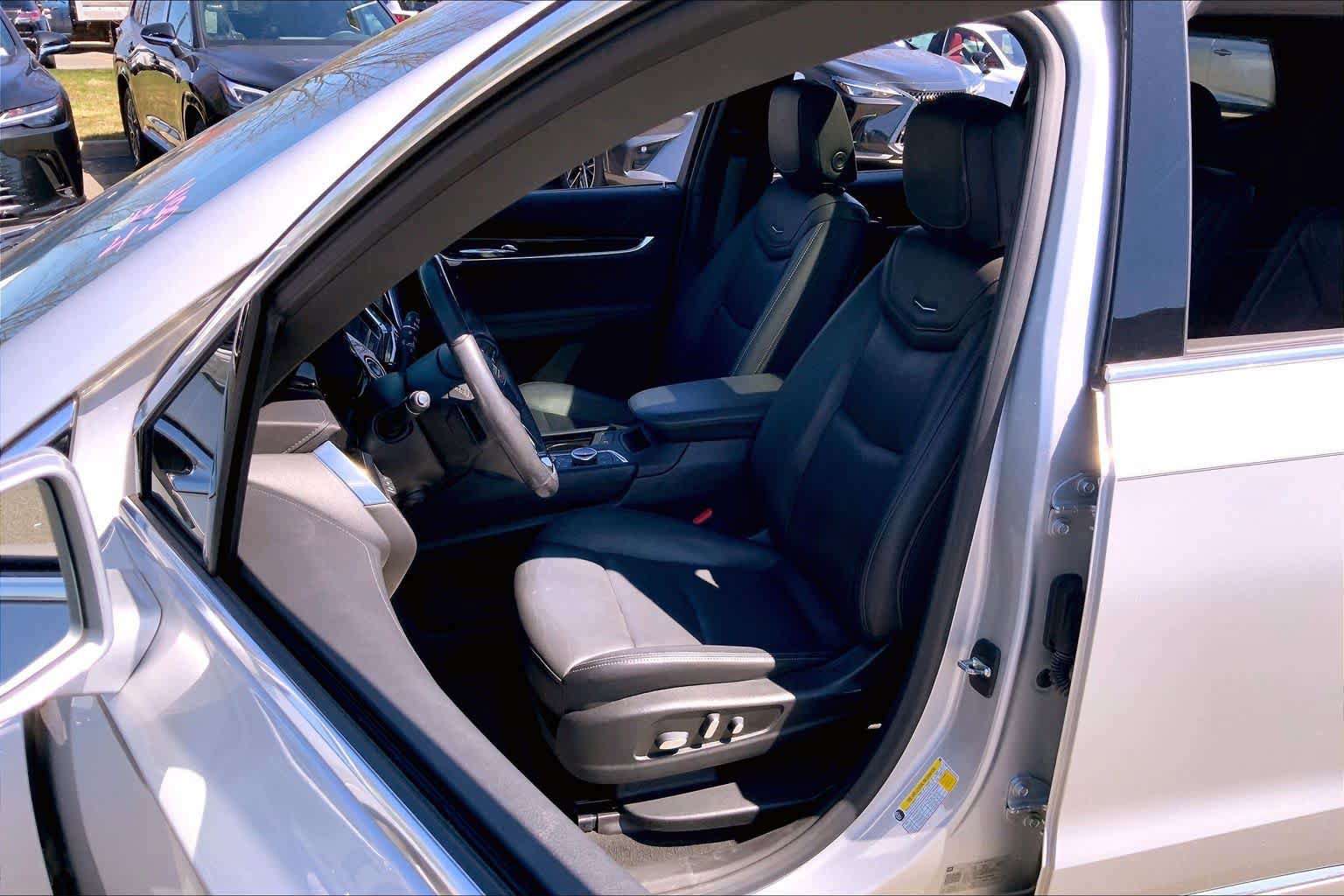 Used 2020 Cadillac XT6 Premium Luxury image 8