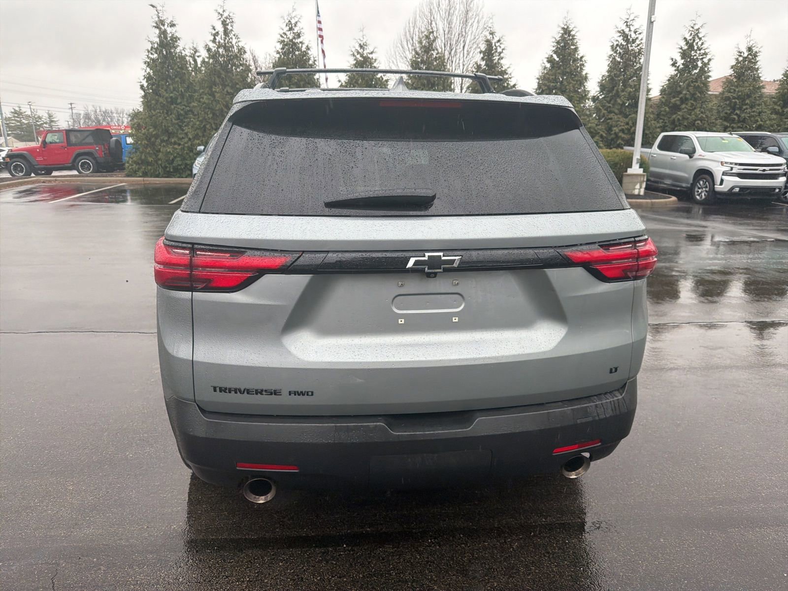 Used 2023 Chevrolet Traverse LT w/ Midnight/Sport Edition image 4