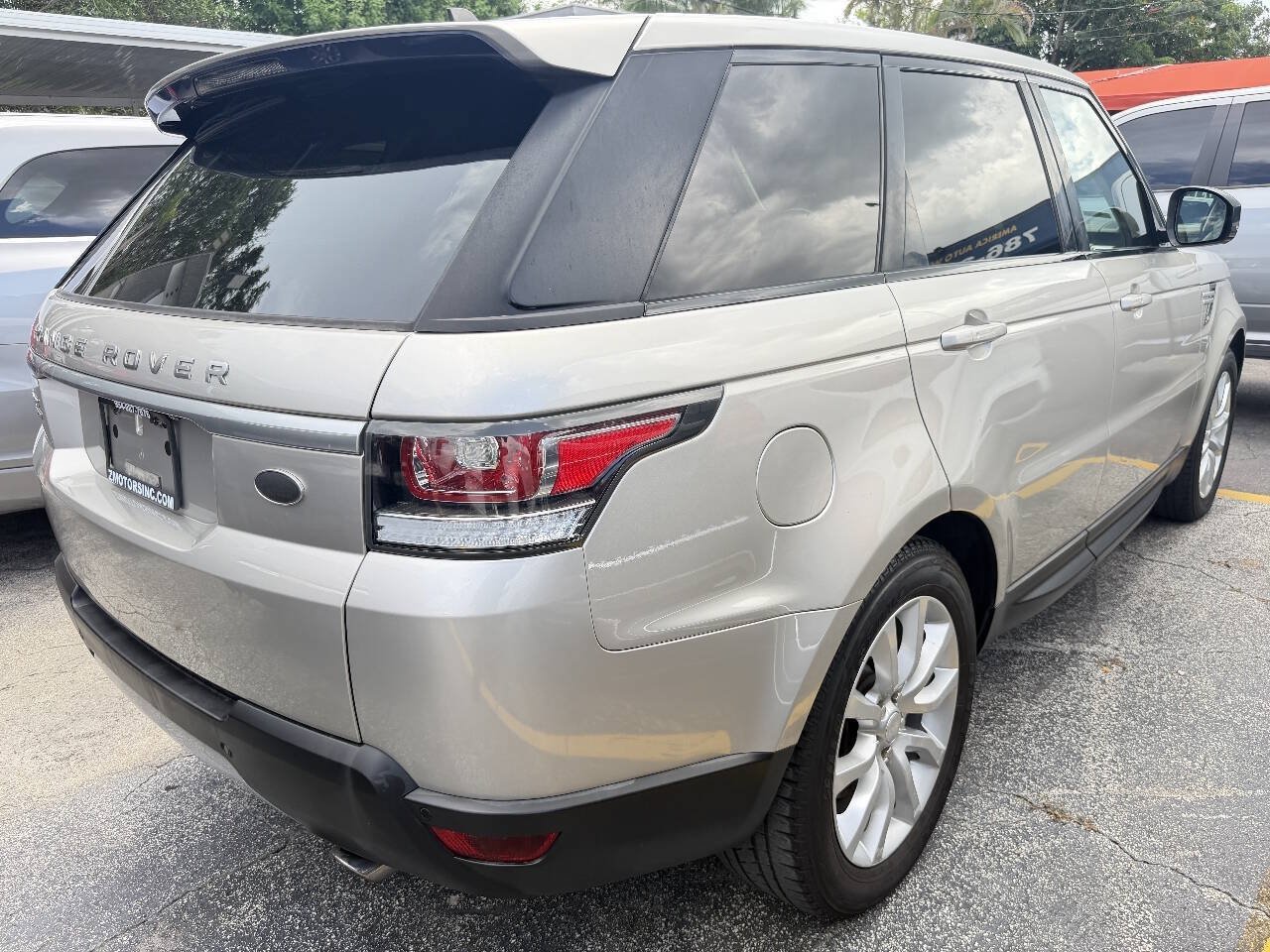 Used 2015 Land Rover Range Rover Sport HSE AWD/4WD image 7