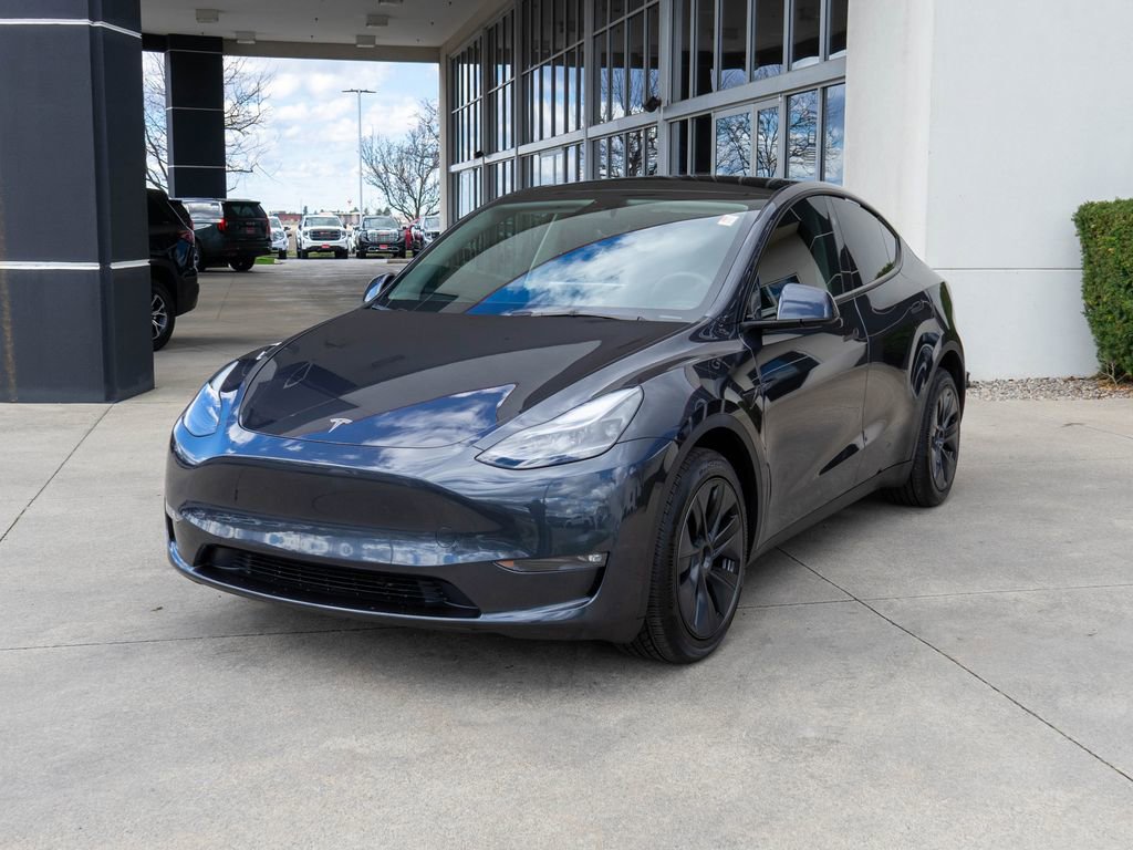 Used 2024 Tesla Model Y Long Range image 3