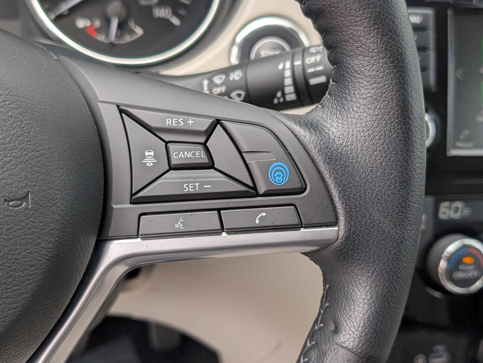 Certified 2022 Nissan Rogue Sport SL FWD image 32