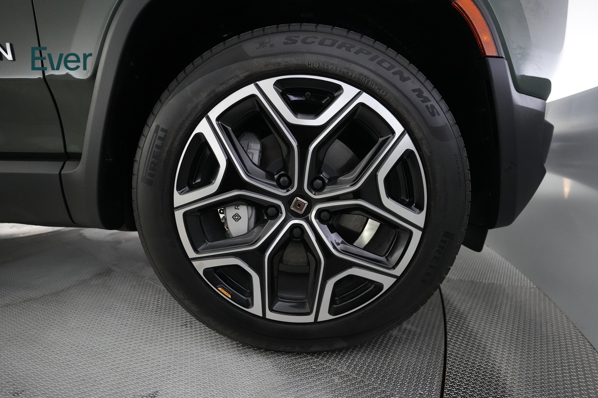 Used 2025 Rivian R1T Adventure Dual AWD/4WD image 21