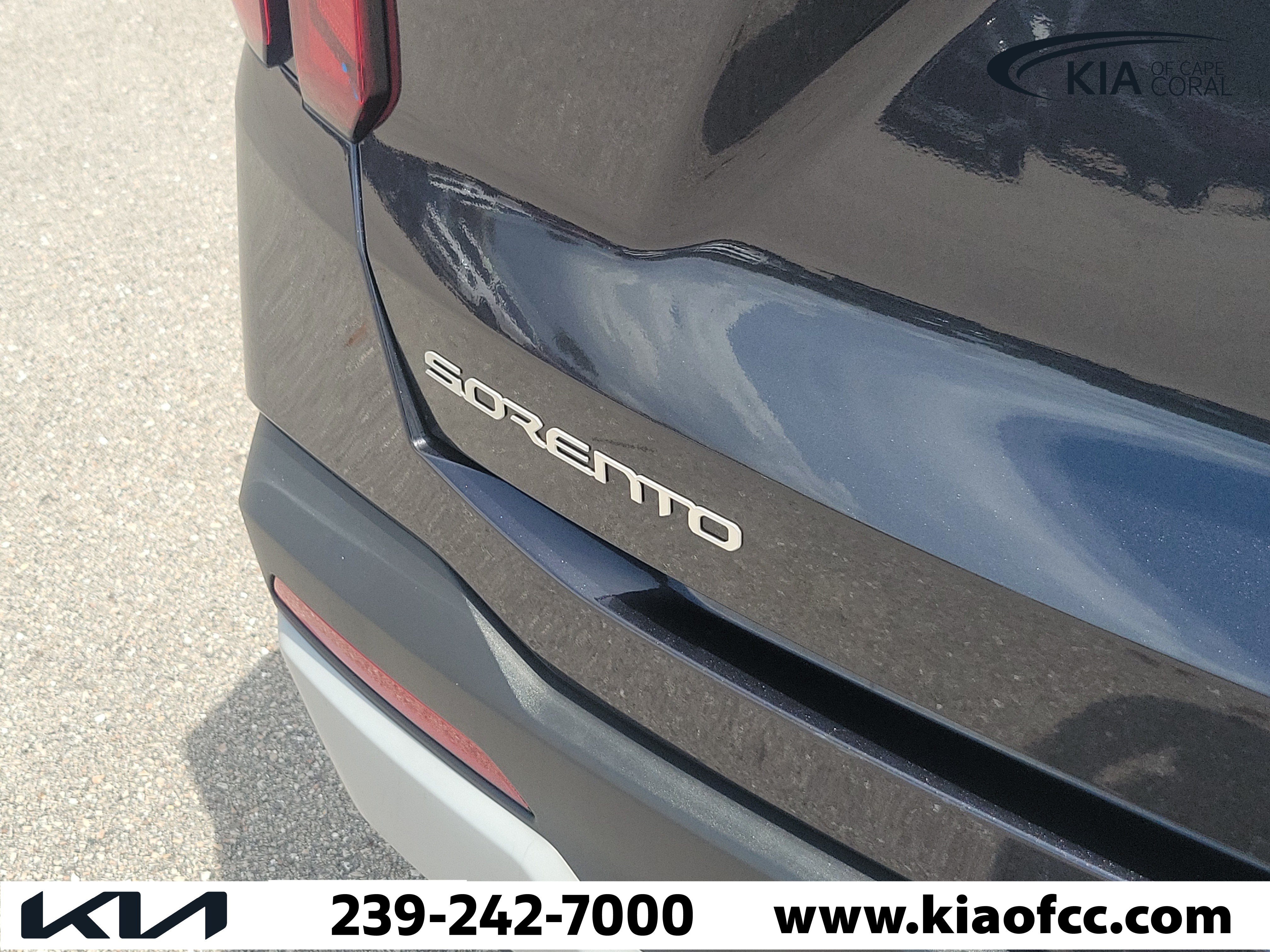 Certified 2025 Kia Sorento LX FWD image 10